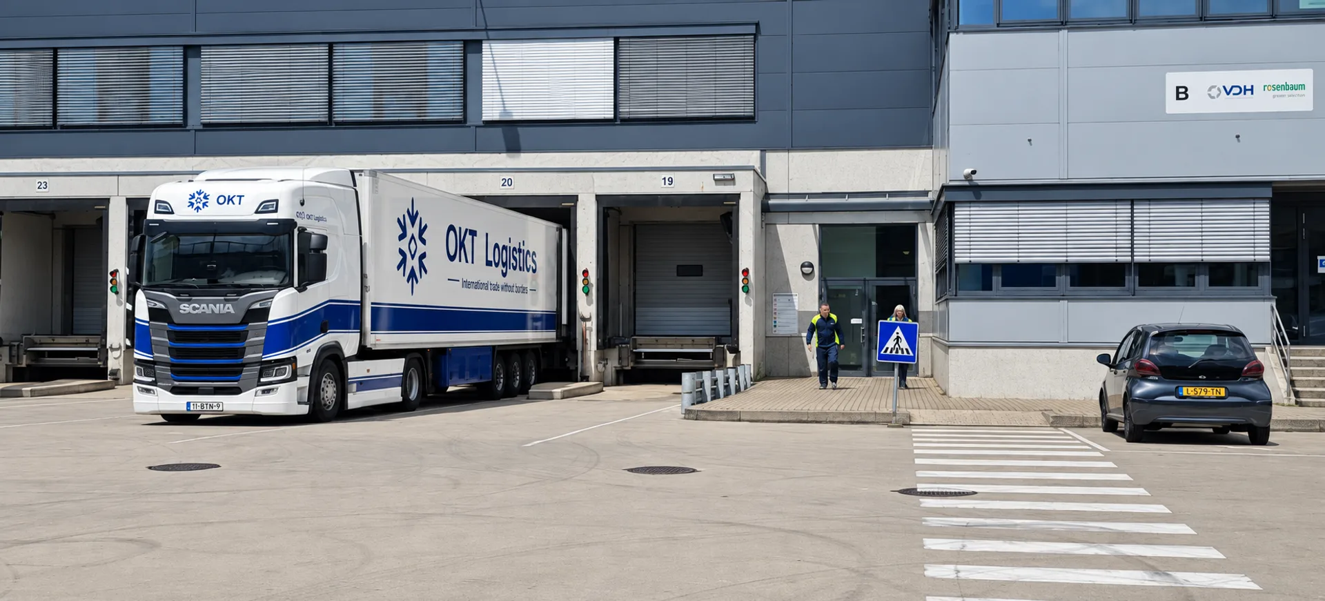 OKT Logistics truck aan een laaddock